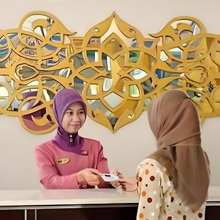 Yusro Hotel Restaurant & Convention Jombang Екстер'єр фото