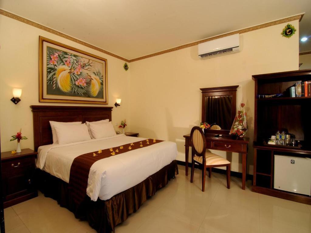 Yusro Hotel Restaurant & Convention Jombang Екстер'єр фото