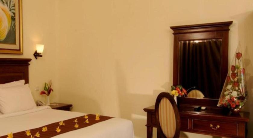 Yusro Hotel Restaurant & Convention Jombang Екстер'єр фото