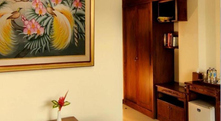 Yusro Hotel Restaurant & Convention Jombang Екстер'єр фото